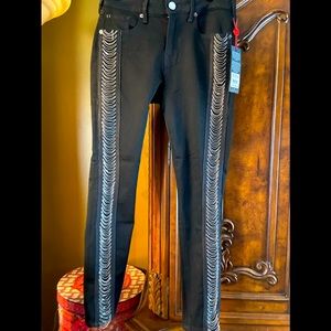 NWT True Religion Jennie Chain Tape Body Rinse Black  Curvy Skinny Jean